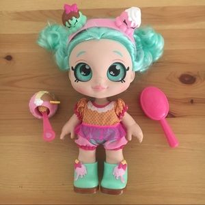 baby doll with ice cream
